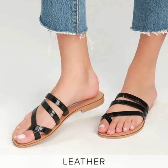 Steve Madden Ringtone Flat Sandal - Picture 2 of 7